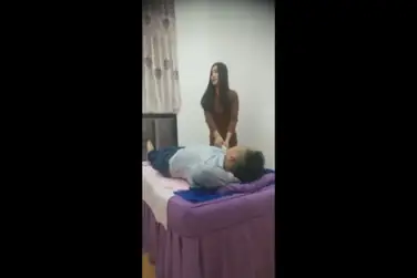 Pijat Oral Pertama Kali Bikin Memek Basah Banjir